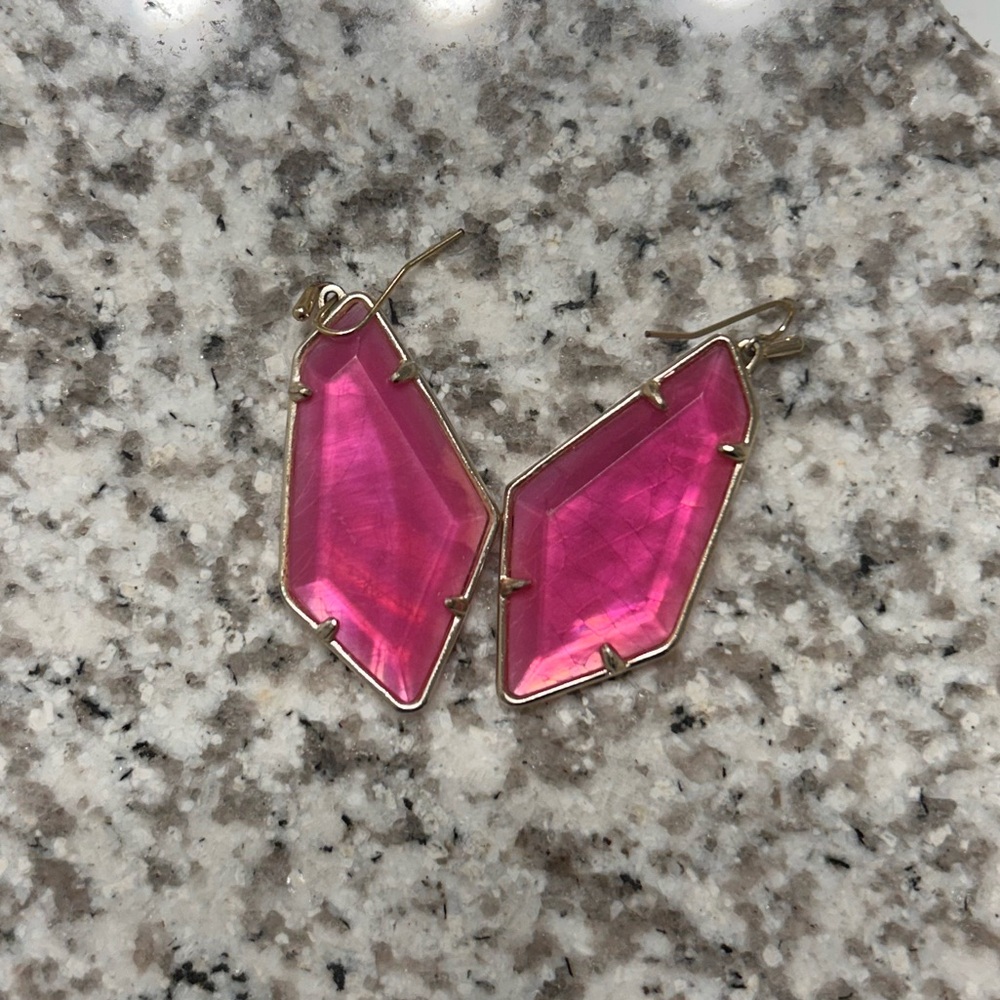 Kendra Scott Fuchsia Geometric Earrings